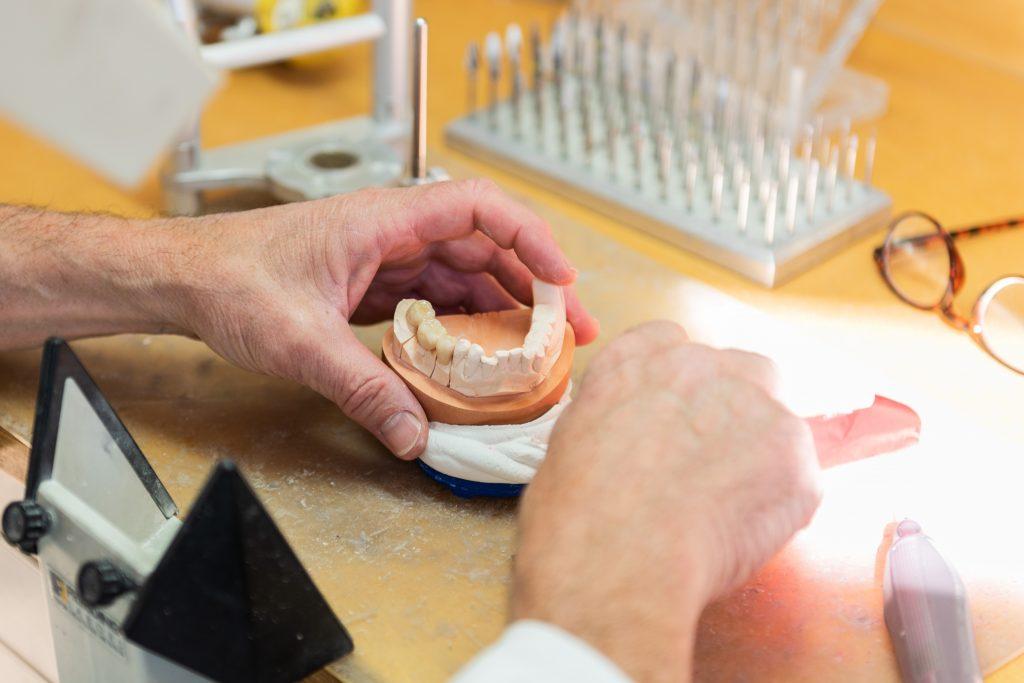 Zahnmodell in der Fertigung